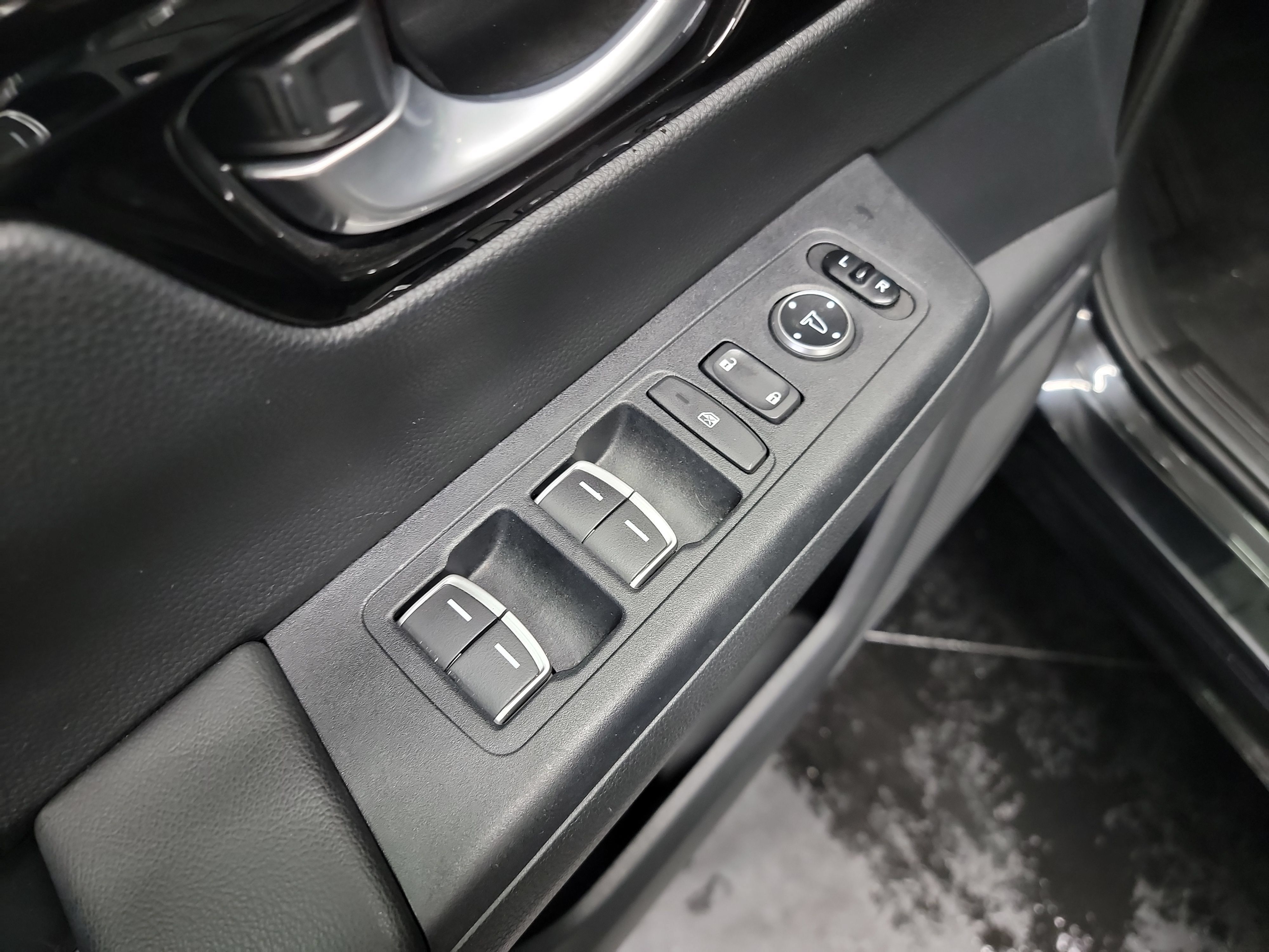 Used 2024 Honda CR-V EX-L image 14