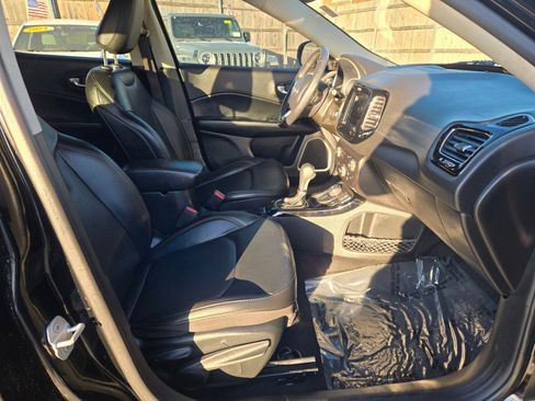 Used 2019 Jeep Compass Limited w/ Safety & Security Group AWD/4WD image 6