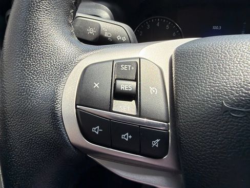 Used 2024 Ford Explorer XLT AWD/4WD image 40