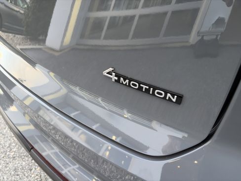 Used 2024 Volkswagen Atlas Cross Sport SE image 8