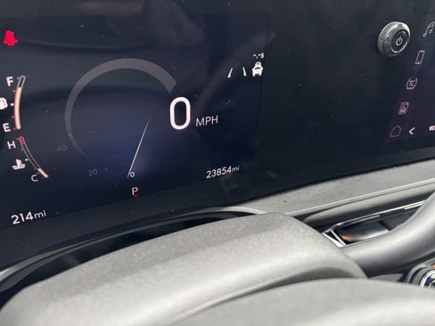 Used 2025 Buick Envista Sport Touring image 40