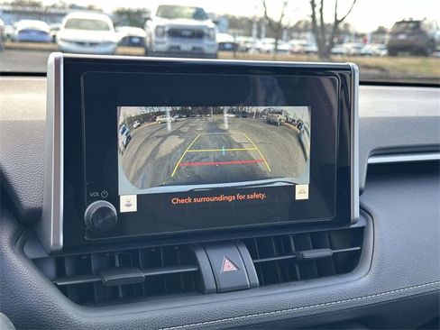 Used 2025 Toyota RAV4 XLE image 22