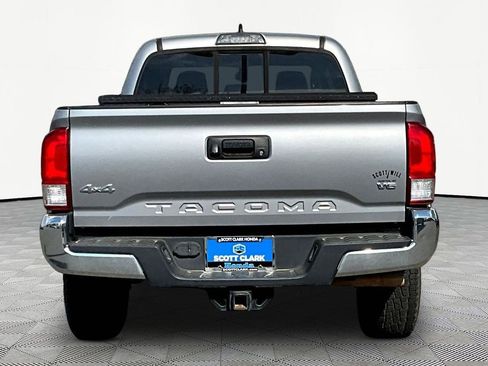 Used 2016 Toyota Tacoma SR5 w/ SR5 Appearance Package (SN) image 6