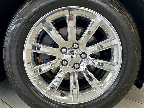 Used 2014 Chrysler 300 C image 19