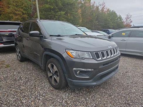 Used 2018 Jeep Compass Latitude w/ Popular Equipment Group image 3