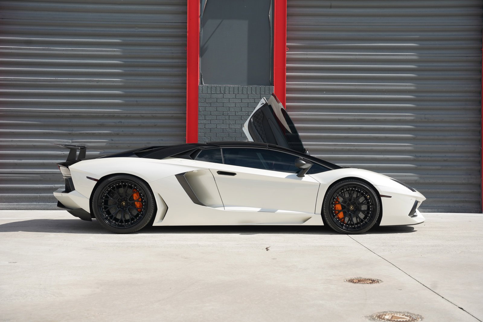 Used 2015 Lamborghini Aventador LP 700-4 AWD/4WD image 3