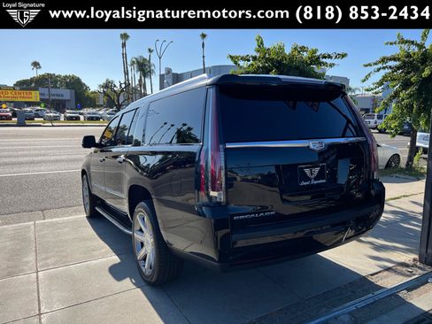 Used 2018 Cadillac Escalade ESV Luxury RWD image 7