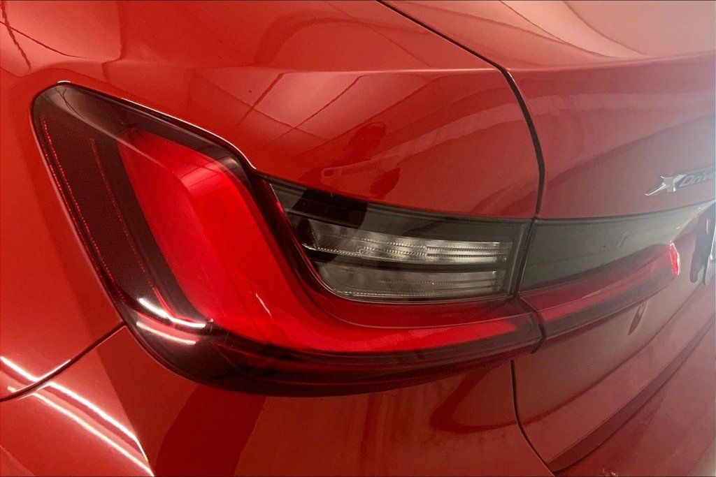 Used 2022 BMW 330i xDrive Sedan w/ Premium Package 2 AWD/4WD image 28