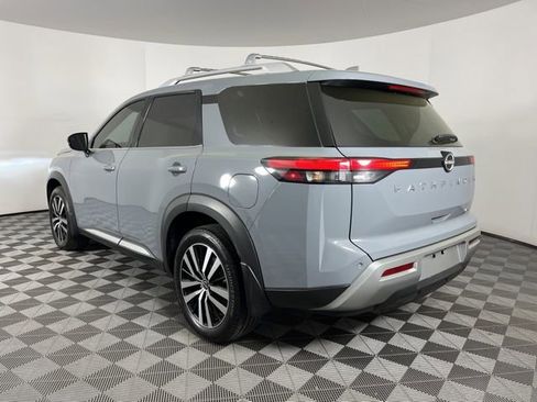 Used 2023 Nissan Pathfinder Platinum image 7