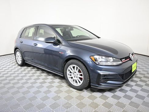 Used 2018 Volkswagen Golf 4-Door image 9