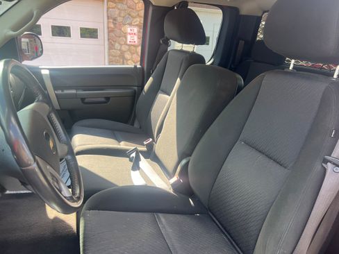 Used 2010 Chevrolet Silverado 1500 LT w/ Power Pack Plus AWD/4WD image 12