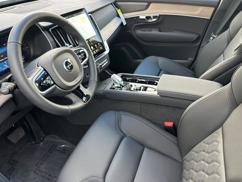 New 2026 Volvo XC90 T8 Plus AWD/4WD image 8