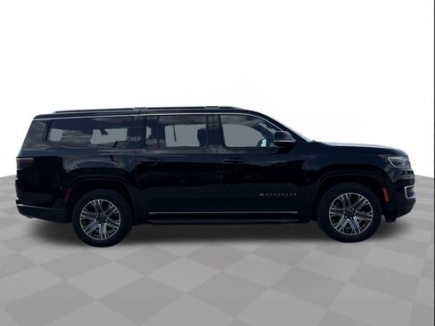 Used 2024 Jeep Wagoneer L Series II w/ Flexible Seating Group RWD image 6
