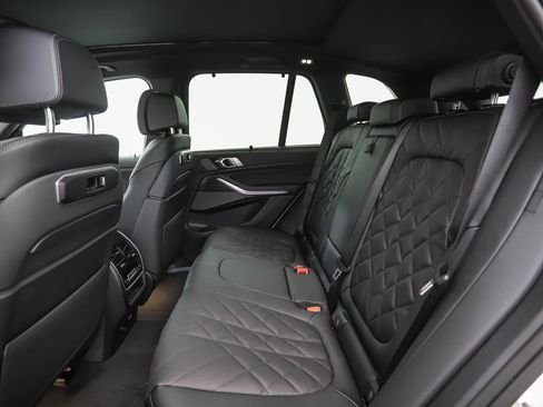 New 2026 BMW X5 xDrive40i w/ Executive Package image 21