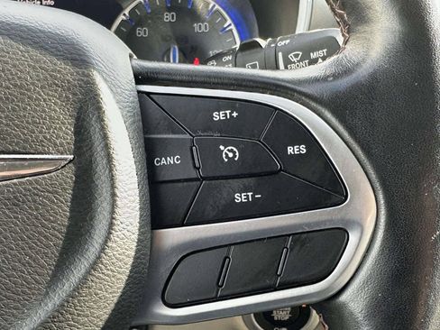 Used 2020 Chrysler Pacifica Touring-L Plus FWD image 29
