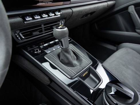 Certified 2024 Porsche 911 GT3 image 17