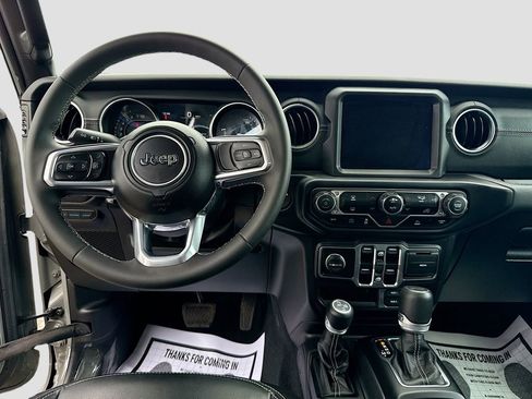 Used 2023 Jeep Wrangler Unlimited Sahara image 25