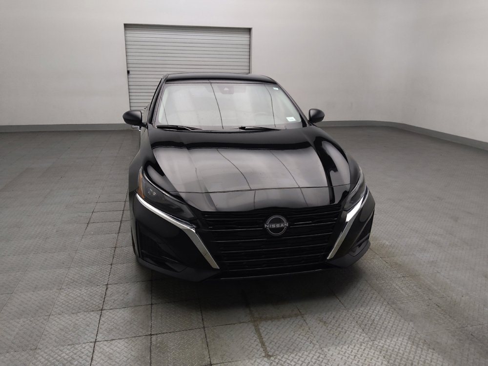 Used 2025 Nissan Altima 2.5 S FWD image 14