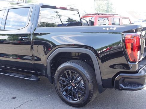 Used 2024 GMC Sierra 1500 Elevation w/ LPO, Elevation Black Package AWD/4WD image 8