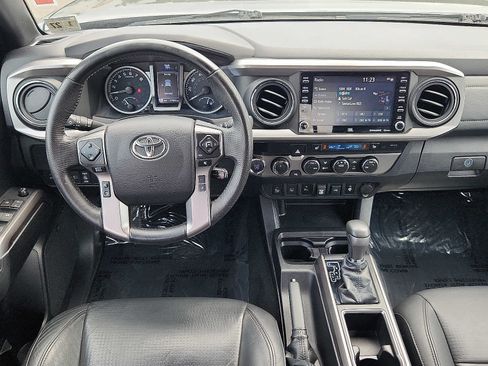 Used 2022 Toyota Tacoma Limited AWD/4WD image 11
