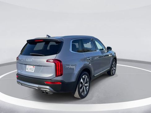 Used 2022 Kia Telluride S FWD image 4
