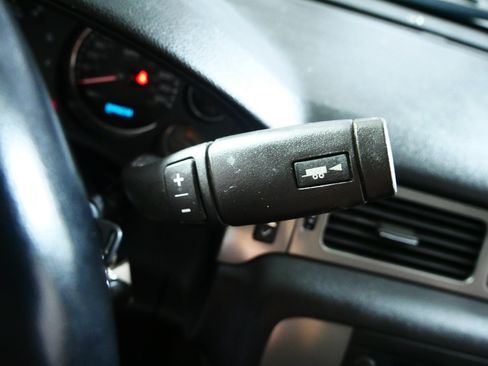 Used 2009 Chevrolet Avalanche LS w/ Convenience Package #1 AWD/4WD image 24