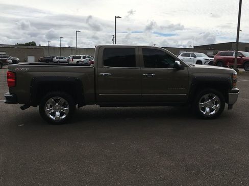 Used 2015 Chevrolet Silverado 1500 LTZ Z71 w/ LTZ Plus Package AWD/4WD image 9
