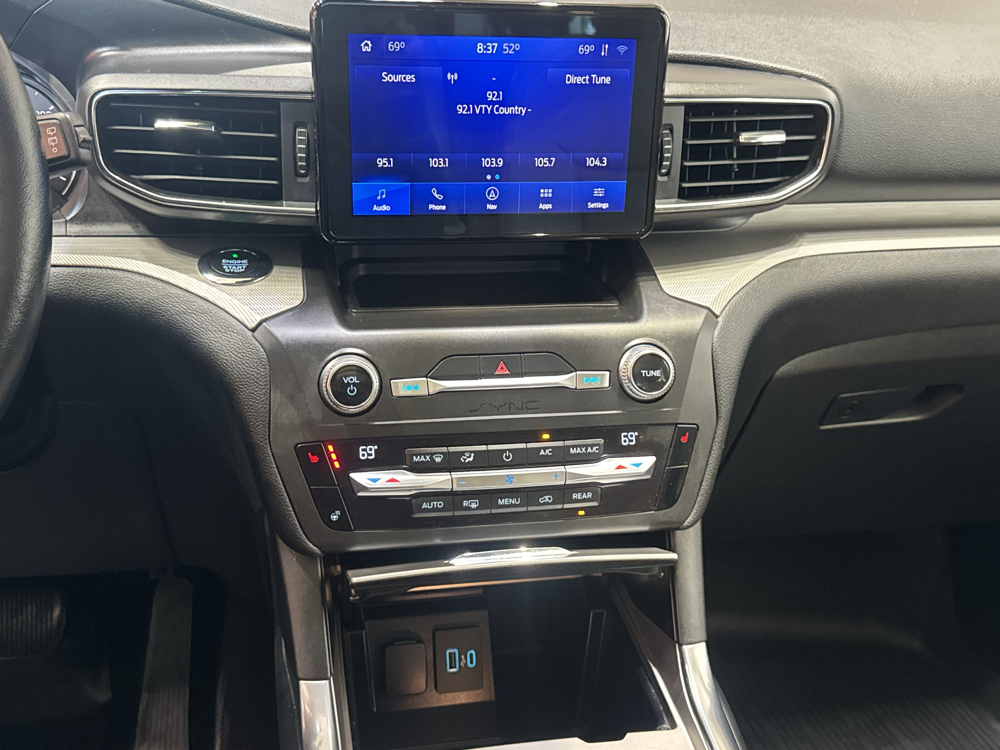 Used 2020 Ford Explorer XLT w/ Equipment Group 202A AWD/4WD image 29