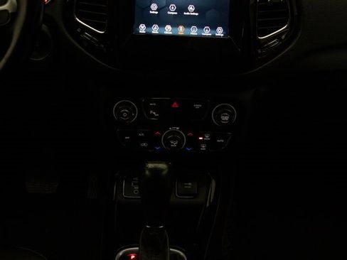 Used 2020 Jeep Compass Latitude image 23