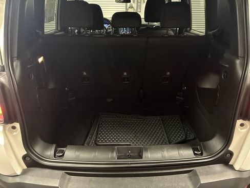 Used 2023 Jeep Renegade Altitude AWD/4WD image 24