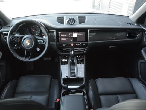Certified 2026 Porsche Macan Turbo AWD/4WD image 12
