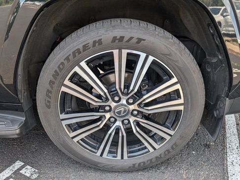 Used 2025 Lexus LX 700h Luxury AWD/4WD image 12