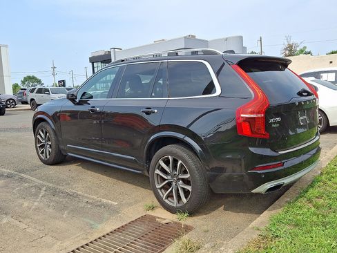 Used 2017 Volvo XC90 T6 Momentum w/ Vision Package AWD/4WD image 4