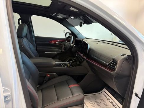 Used 2026 Chevrolet Traverse RS AWD/4WD image 40