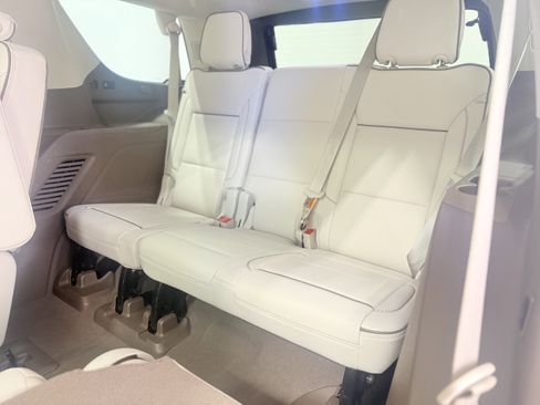 Certified 2021 GMC Yukon Denali w/ Denali Premium Package image 29