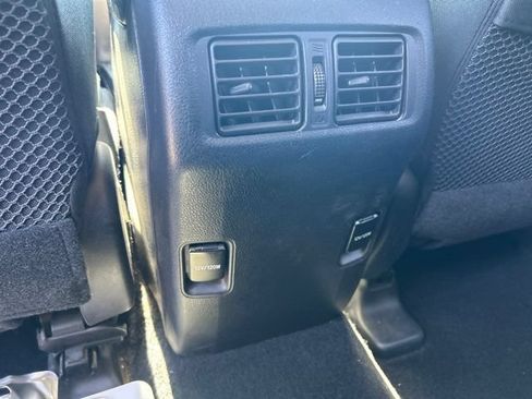 Used 2017 Toyota 4Runner SR5 AWD/4WD image 10