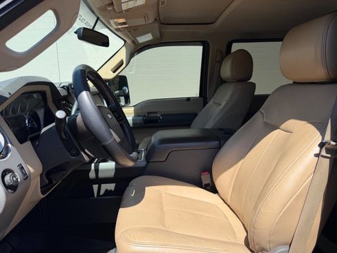 Used 2016 Ford F250 Lariat w/ Lariat Ultimate Package AWD/4WD image 32