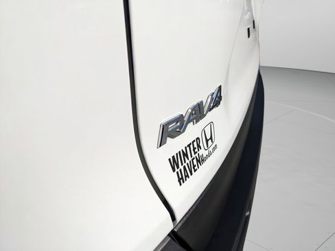 Used 2022 Toyota RAV4 XLE image 37