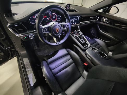 Used 2018 Porsche Panamera 4S image 32