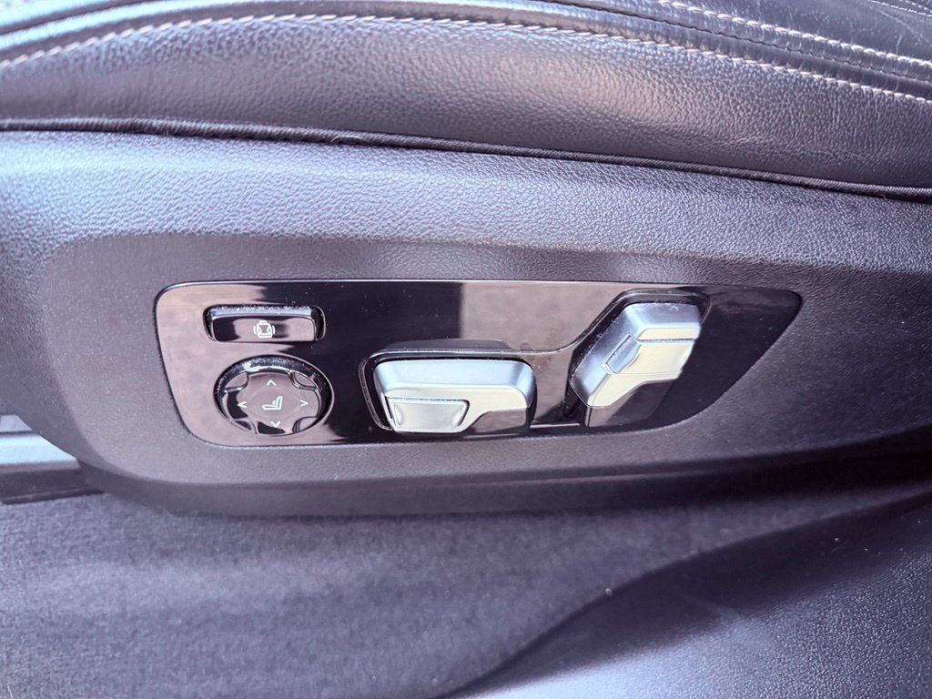 Used 2020 BMW X5 sDrive40i w/ Premium Package RWD image 22