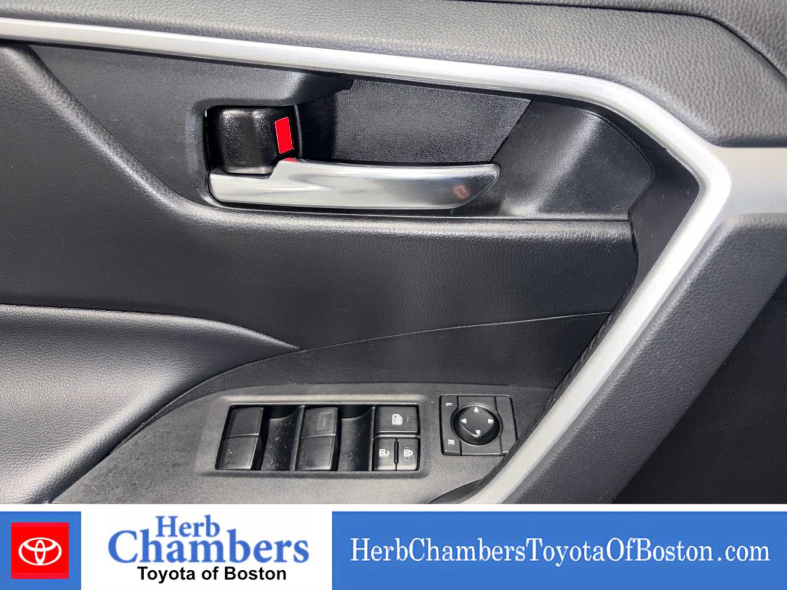 Used 2021 Toyota RAV4 XLE w/ Convenience Package AWD/4WD image 15