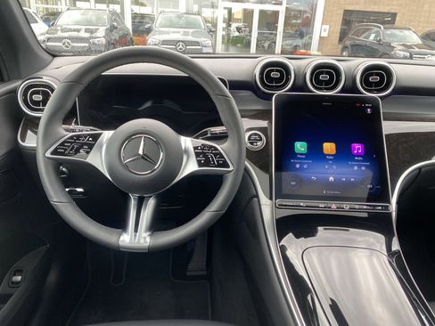 Used 2025 Mercedes-Benz GLC 300 4MATIC image 12