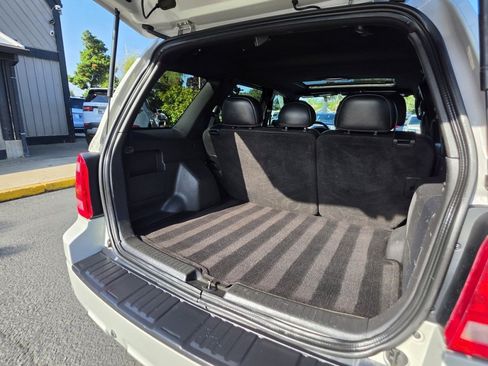 Used 2009 Ford Escape Limited AWD/4WD image 9