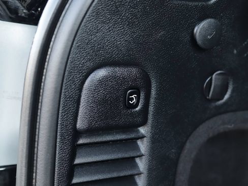 Used 2019 Jeep Grand Cherokee Limited AWD/4WD image 30