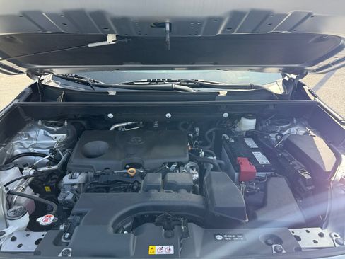 Used 2025 Toyota RAV4 XLE AWD/4WD image 20