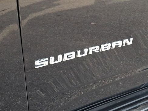 Used 2024 Chevrolet Suburban Premier image 39