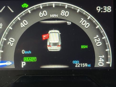 Used 2024 Toyota RAV4 XSE AWD/4WD image 17