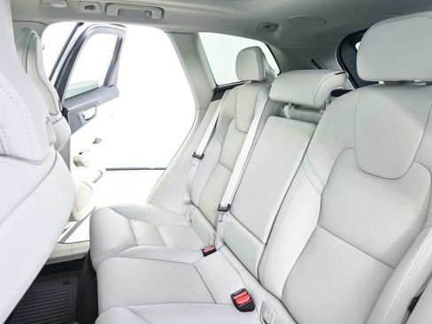 Certified 2022 Volvo XC60 B6 Inscription w/ Advanced Package AWD/4WD image 22
