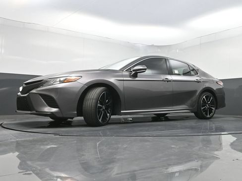 Used 2018 Toyota Camry XSE FWD image 24