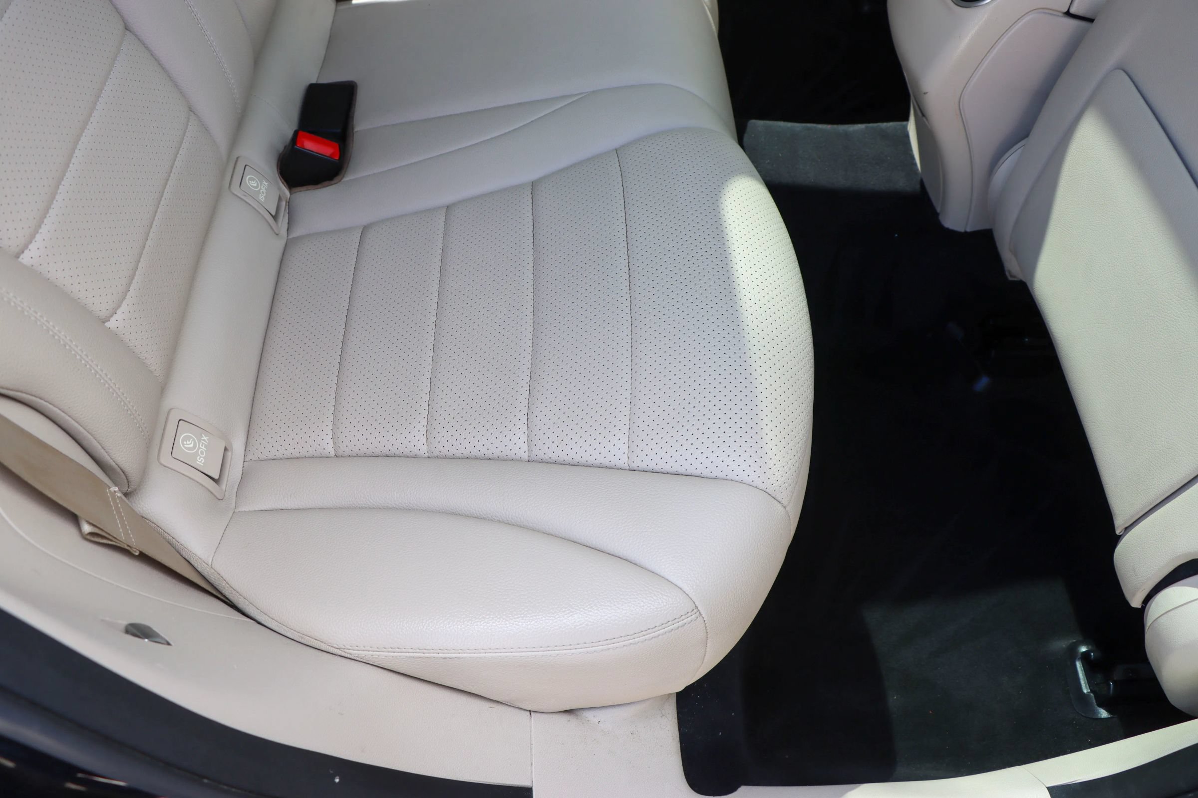 Used 2018 Mercedes-Benz GLC 300 4MATIC w/ Multimedia Package image 20
